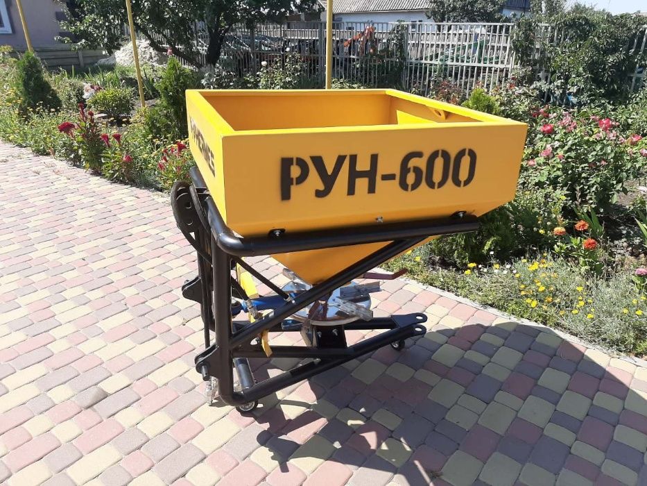 Разбрасыватель минеральных удобрений РУН 600 к трактору МТЗ