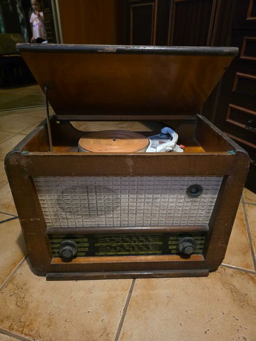 Radio gramofon Poemat II 6280