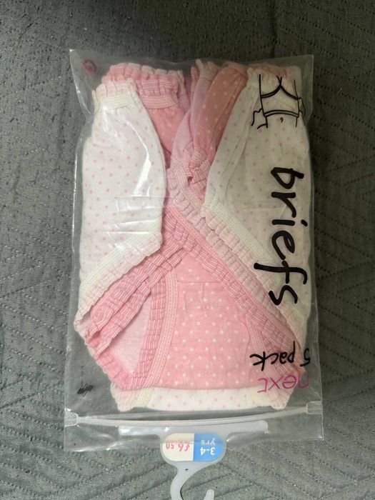 новый комплект трусиков трусы для девочки 3-4 года