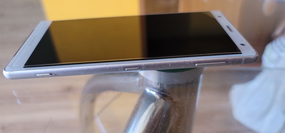 Sony Xperia XZ2 4/64GB cały komplet! Świetny stan!