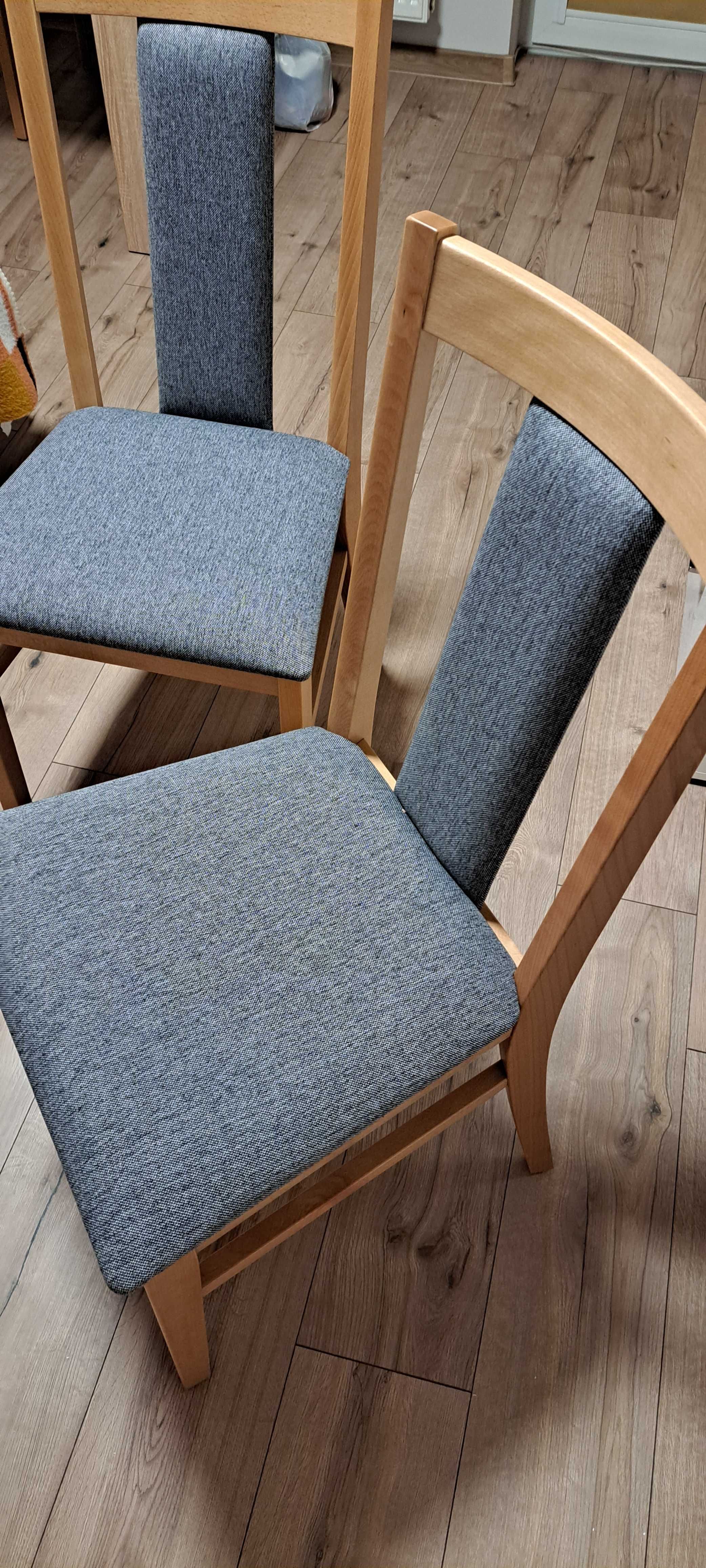 Krzesła bukowe, tapicerowane NIKAS