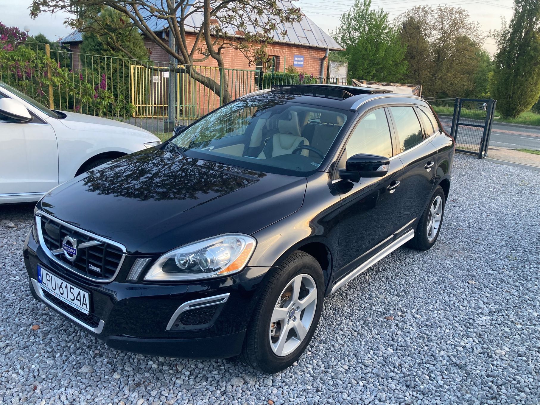 Volvo XC 60 2.4 d5 4x4 R-derign serwis zarejestrowany