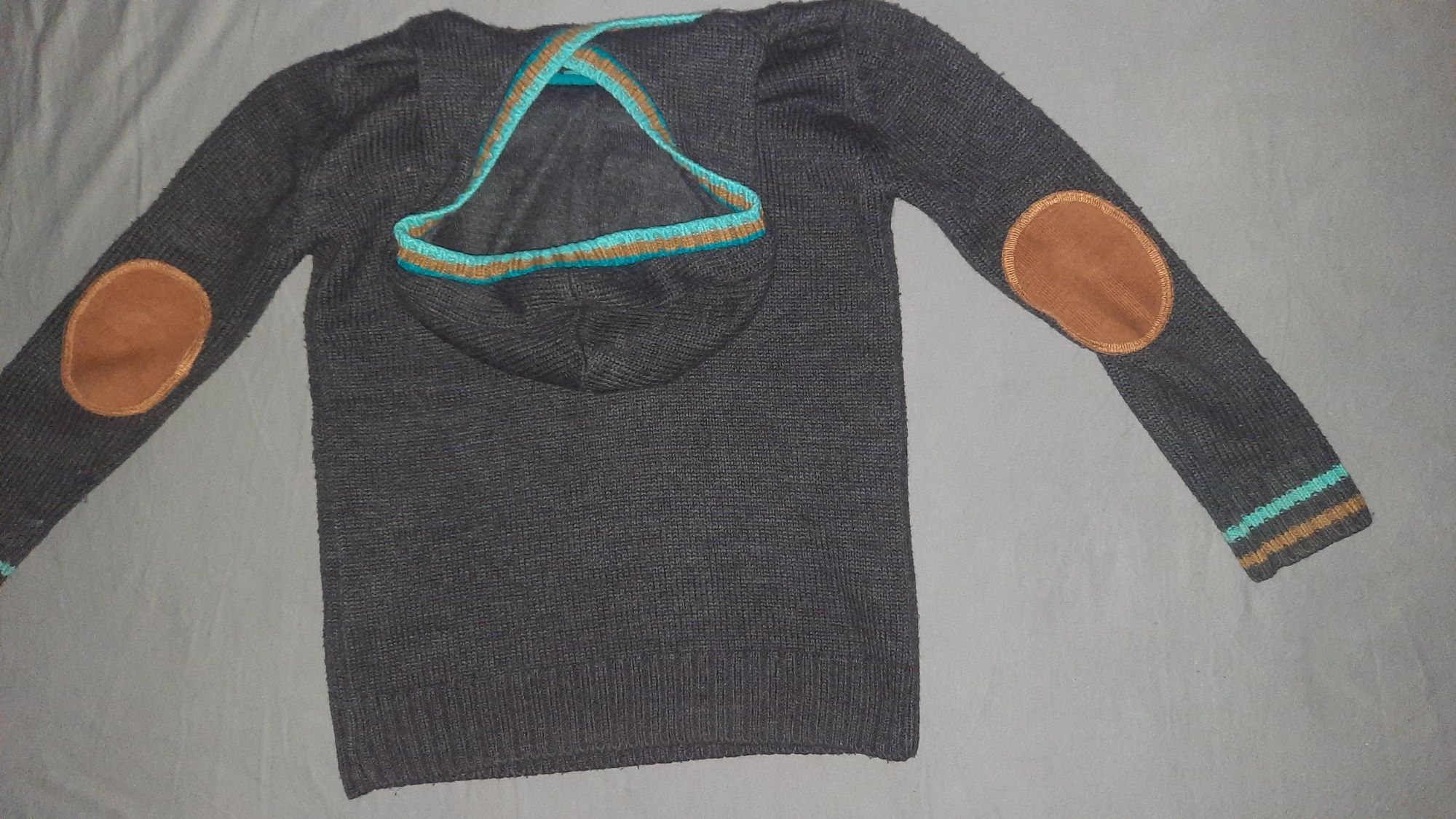 Sweterek chłopięcy Reserved 8-9 lat 134 cm