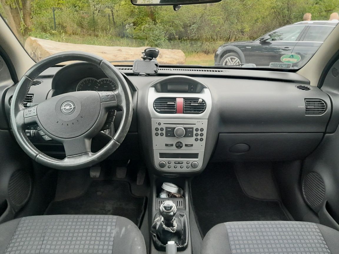 Zadbany opel corsa 1.0 60 KM 2005r