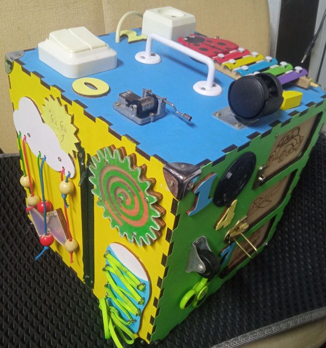 Бізікуб Розвиваючий