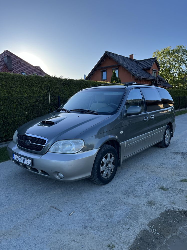 Kia carnival 2.9 van/Polecam