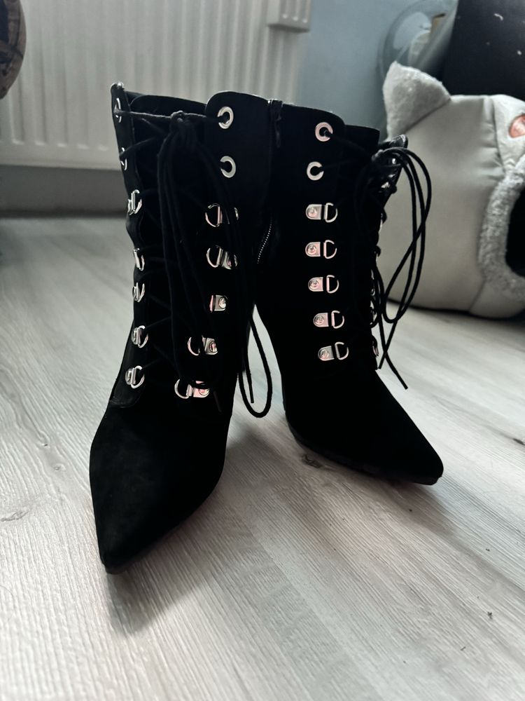 Botki na szpilce Steve Madden r39