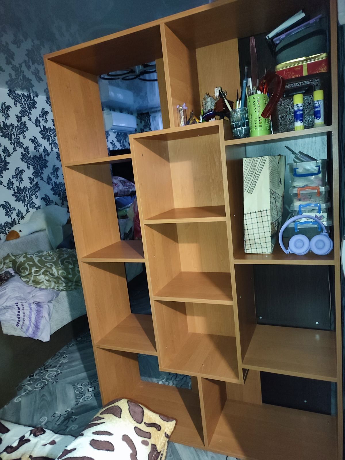 Продам полку для книг