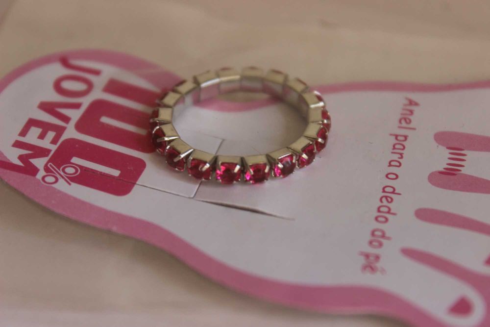 Anéis para dedos de mão e pé, e pregadeira - novos