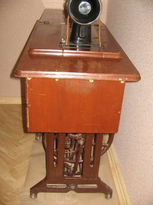 Китайская ножная швейная машинка "Стандарт"