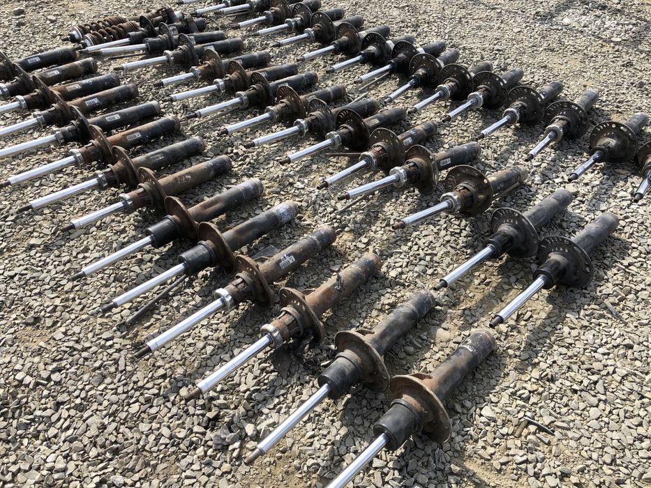 Амортизаторы передние VW Passat B6 стойки амартизатори Пассат Б6