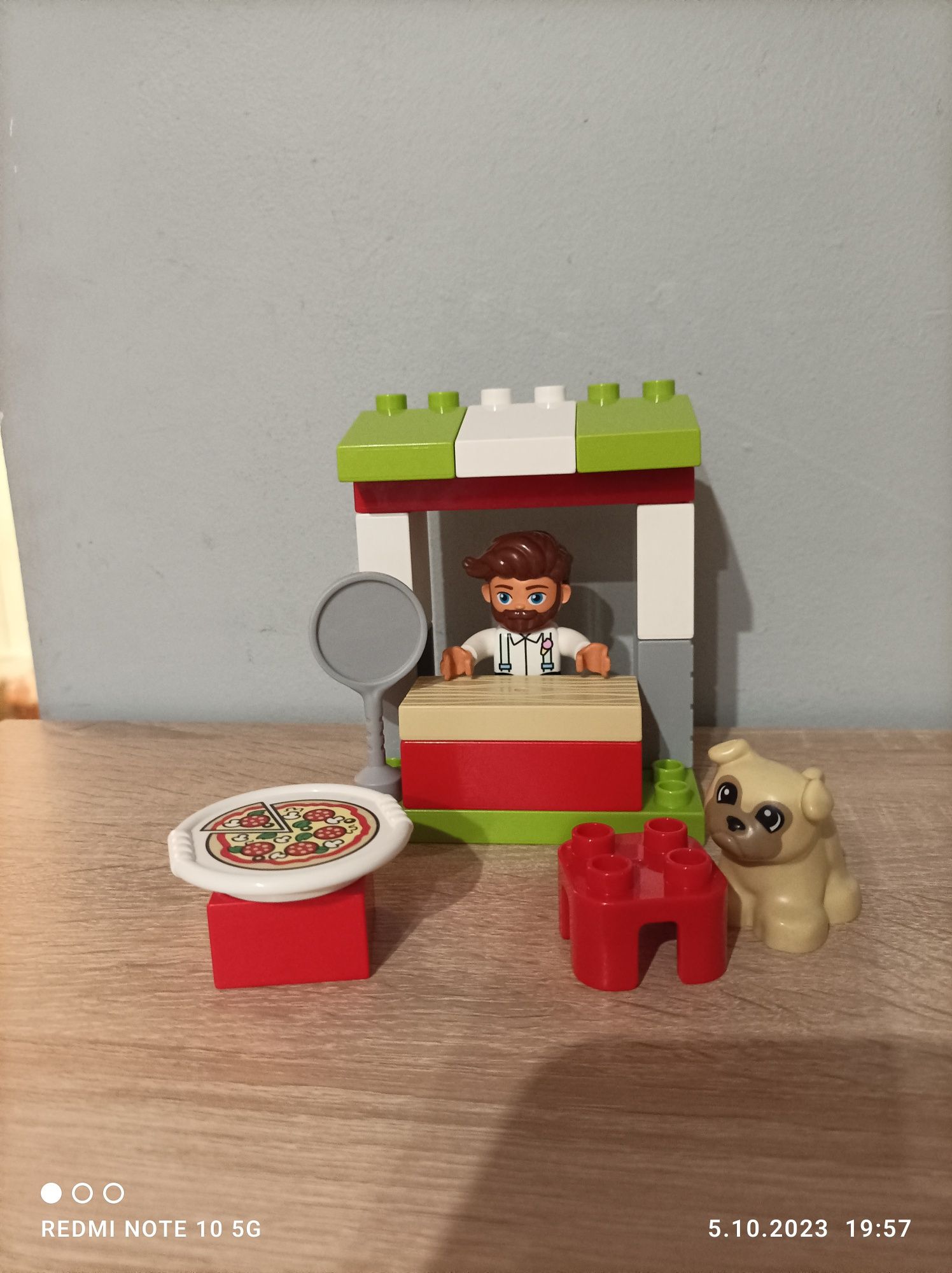 Zestaw lego duplo stoisko z pizza 20927