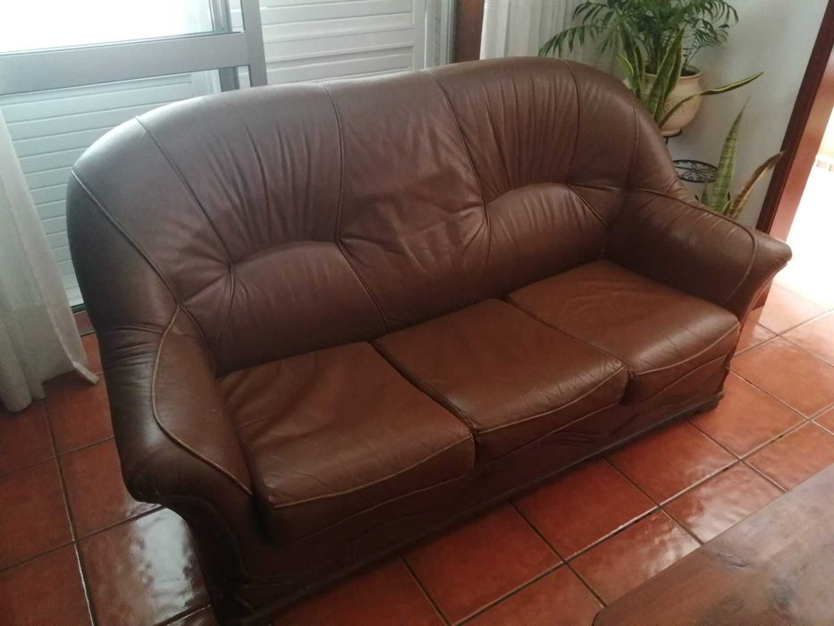 Conjunto de Sofás e Candeeiro