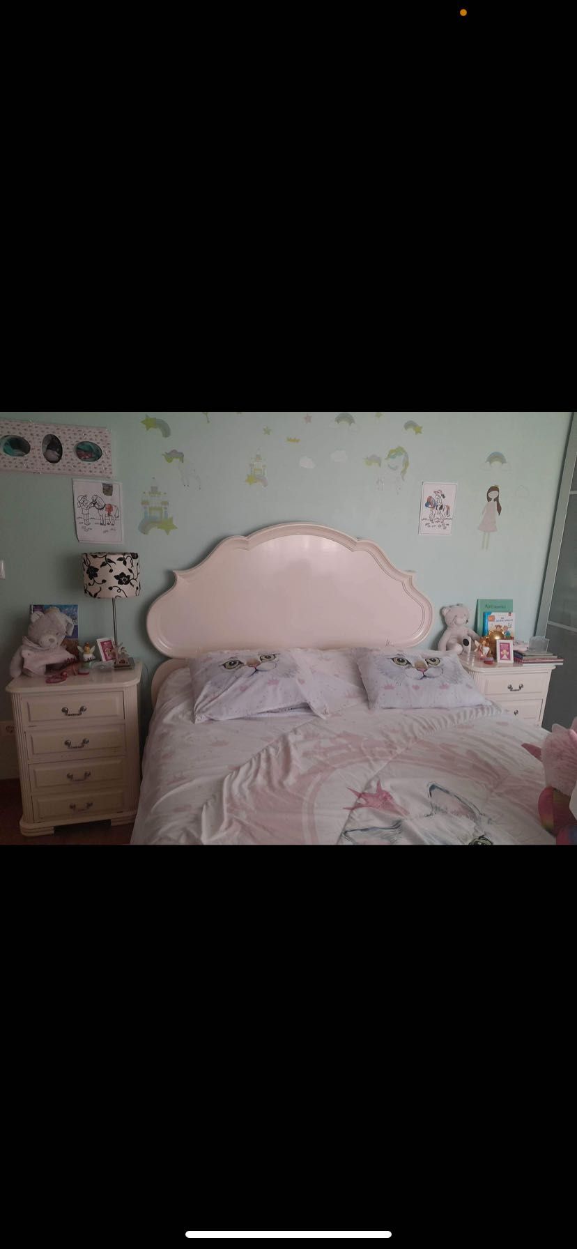 Quarto completo  ( cama, clochao , 2 mesinha de cabeceira e cômoda )
