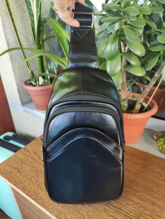 Кожаная мужская Сумка-Слинг. Черная.