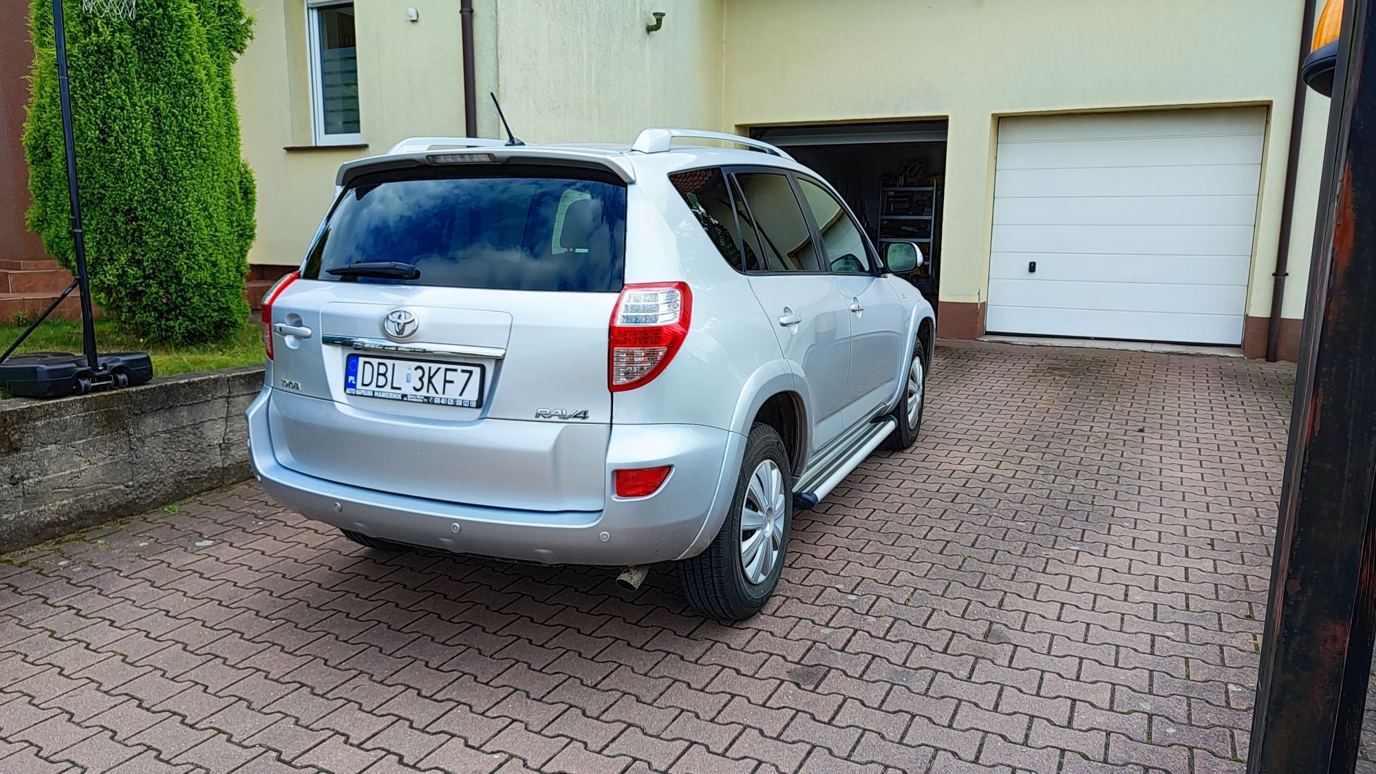 Toyota RAV4 rok 2009