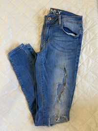 Niebieskie dżinsowe spodnie z dziurami ONLY