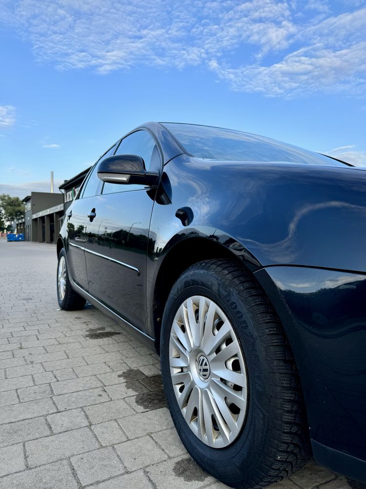 Volkswagen Golf 5 • 1.4 MPI • 2006 рік • Бензин