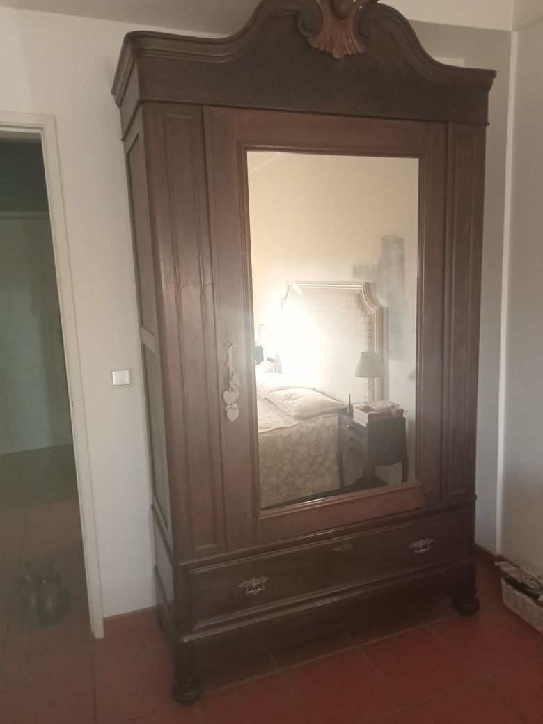 Roupeiro estilo romântico