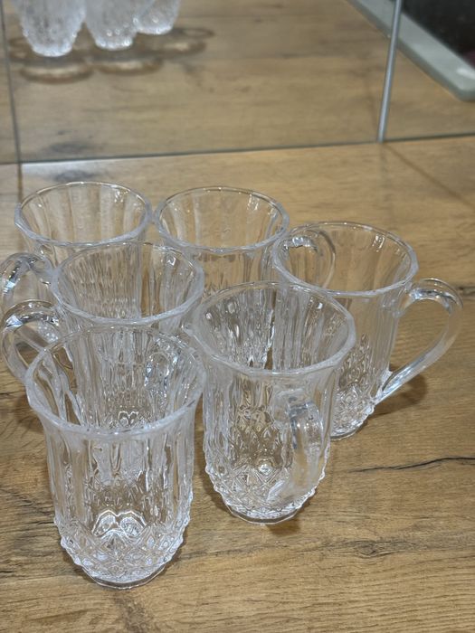 Zestaw sześciu szklanek