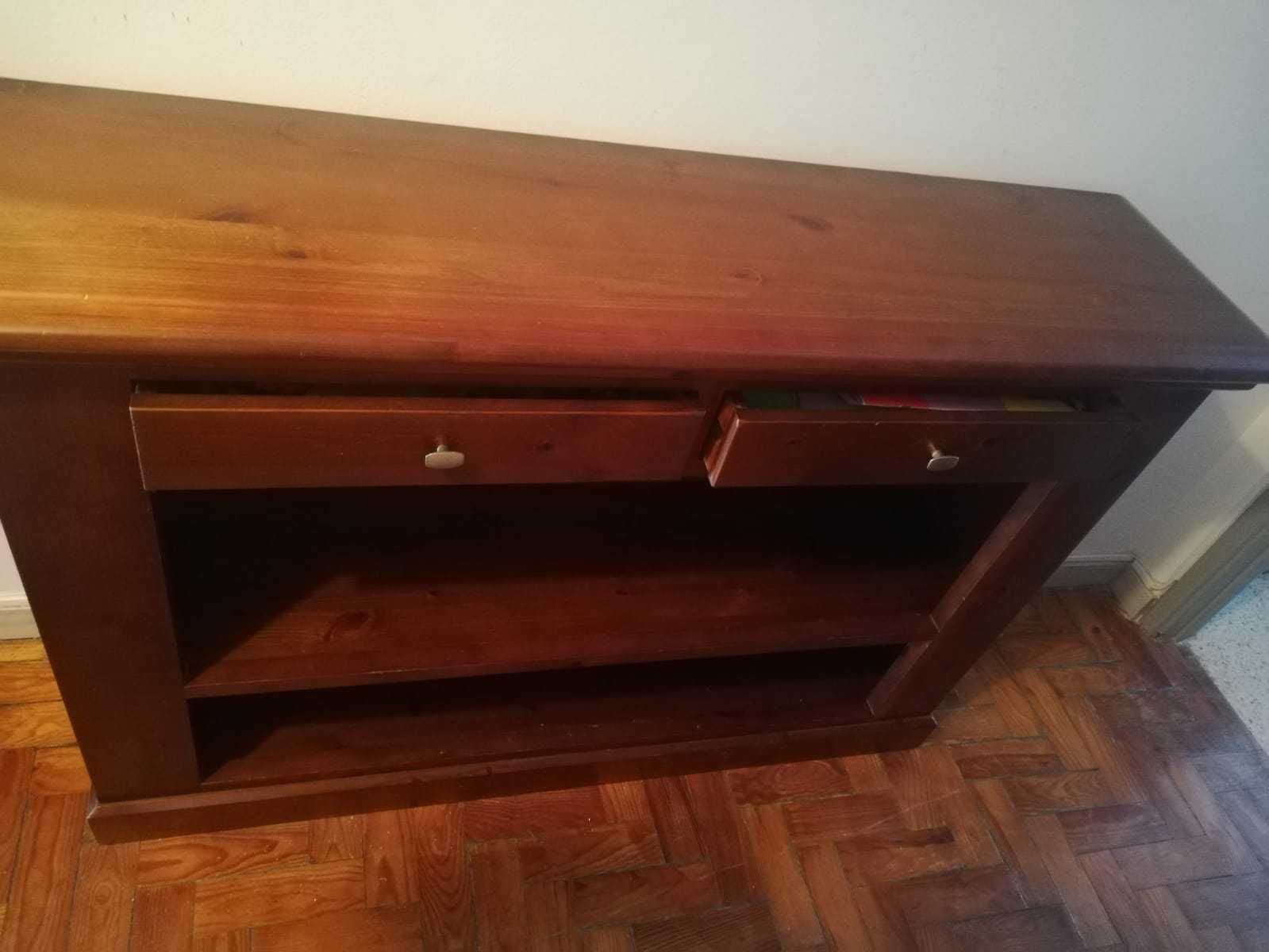 Móvel (consola) em castanho
