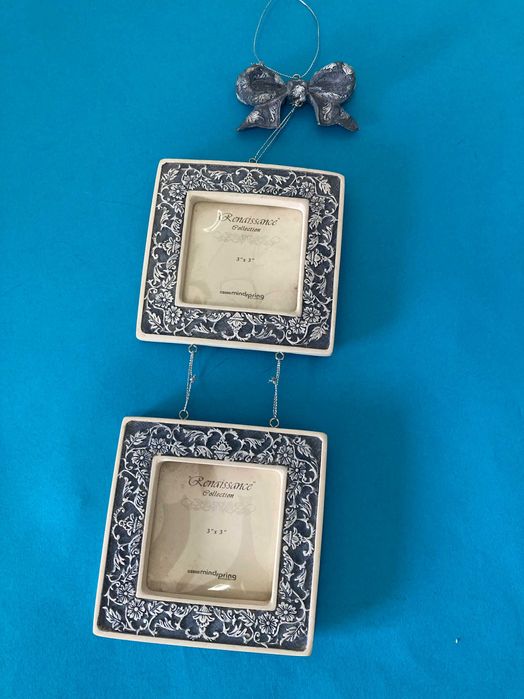 Moldura em cerâmica de parede Renaissance da marca Avon Antiga