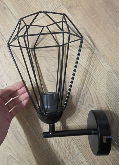 Sprzedam czarną lampę w stylu loft