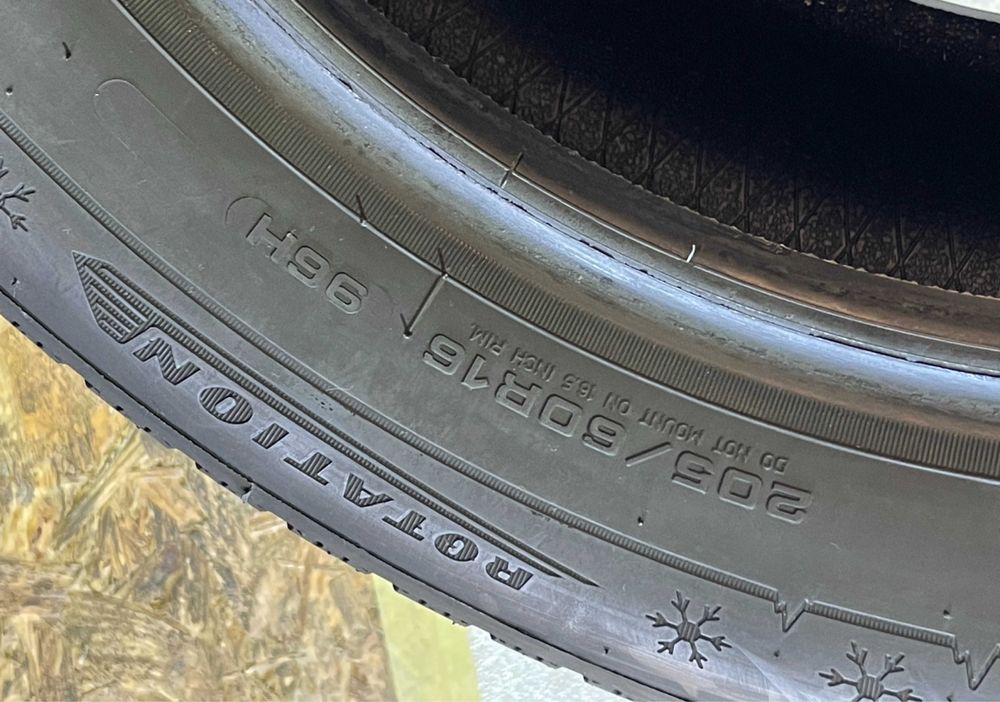 Автошини колеса резина 205/60 R16 Dunlop Winter Sport5 2020 рік
