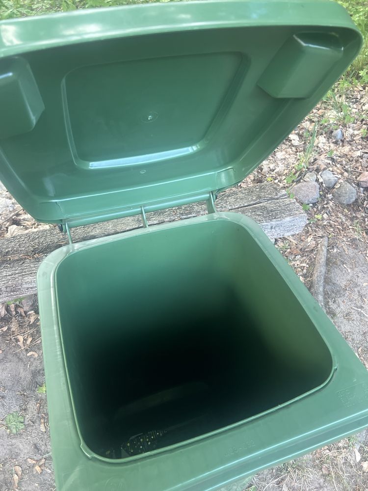 Sprzedam pojemnik na odpady 120l zielony