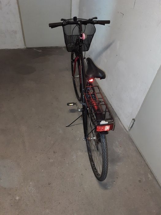 Rower z koszem rama damska kola 28