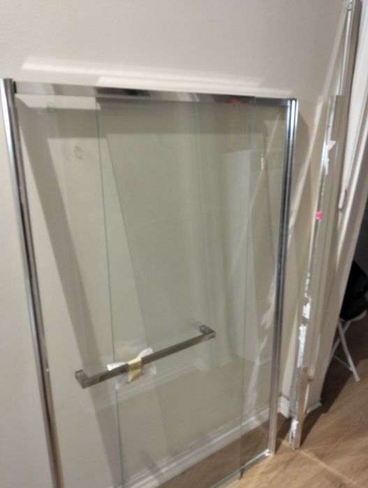 Resguardo em vidro para banheira