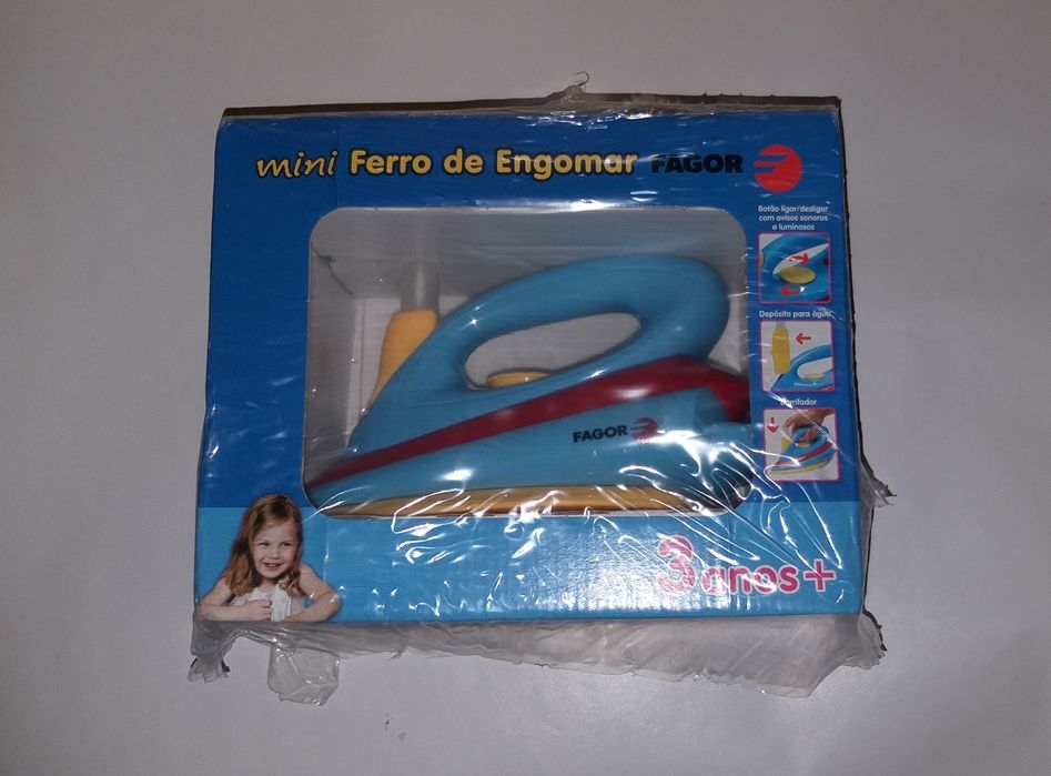 Ferro de engomar de brincar, da marca 'Fagor'