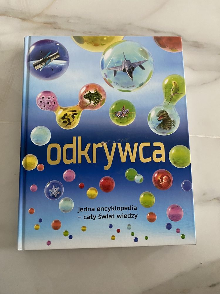 Odkrywca jedną encyklopedia - cały świat wiedzy