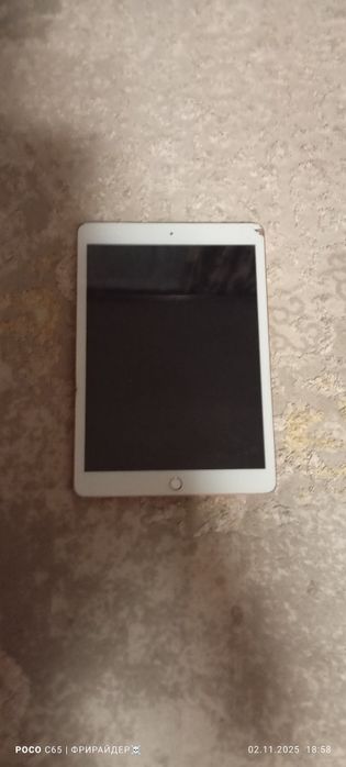 Айпад 8 в доброму стані.