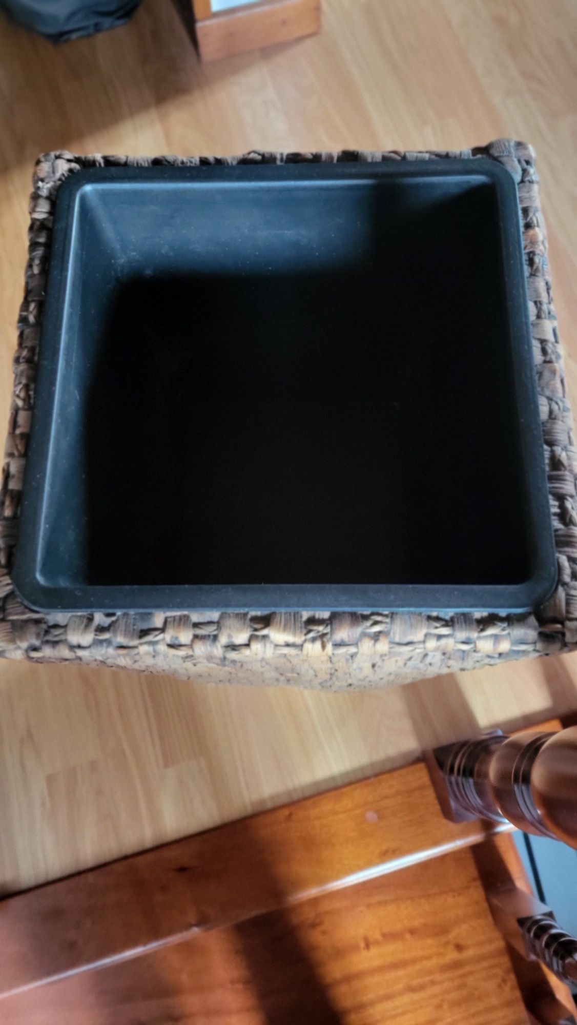 Vaso alto em verga