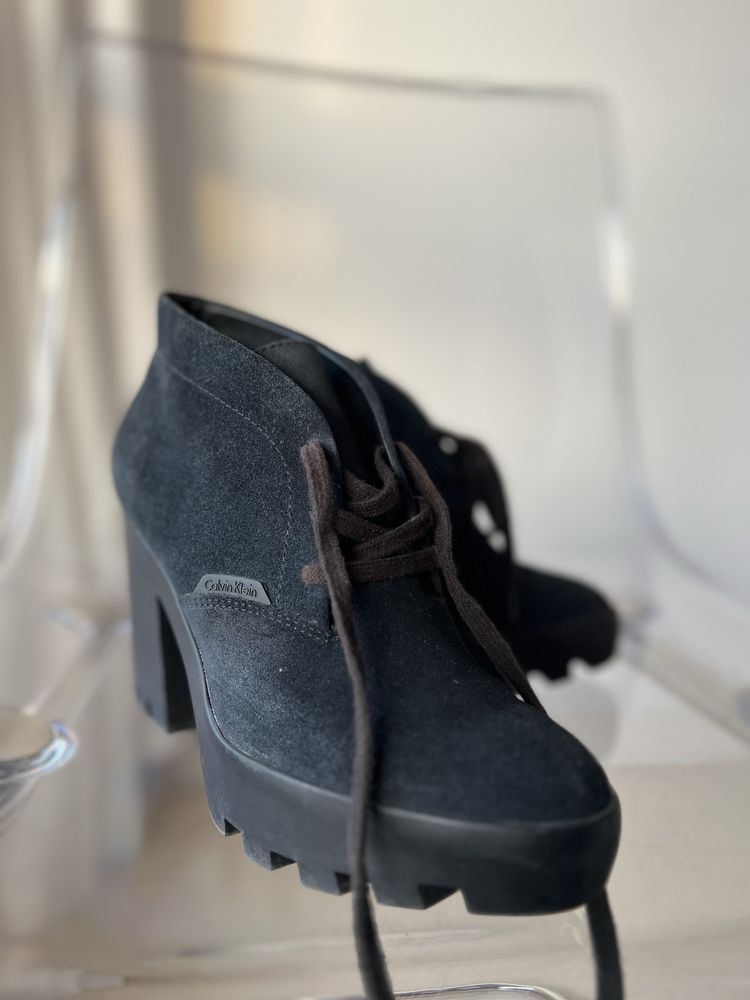 Botas/ botins Calvin Klein azuis em camurca 38