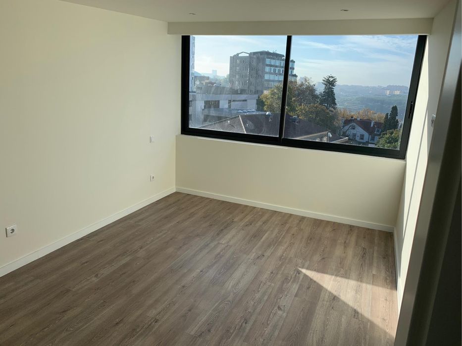 T2+1 rua do Campo Alegre 144