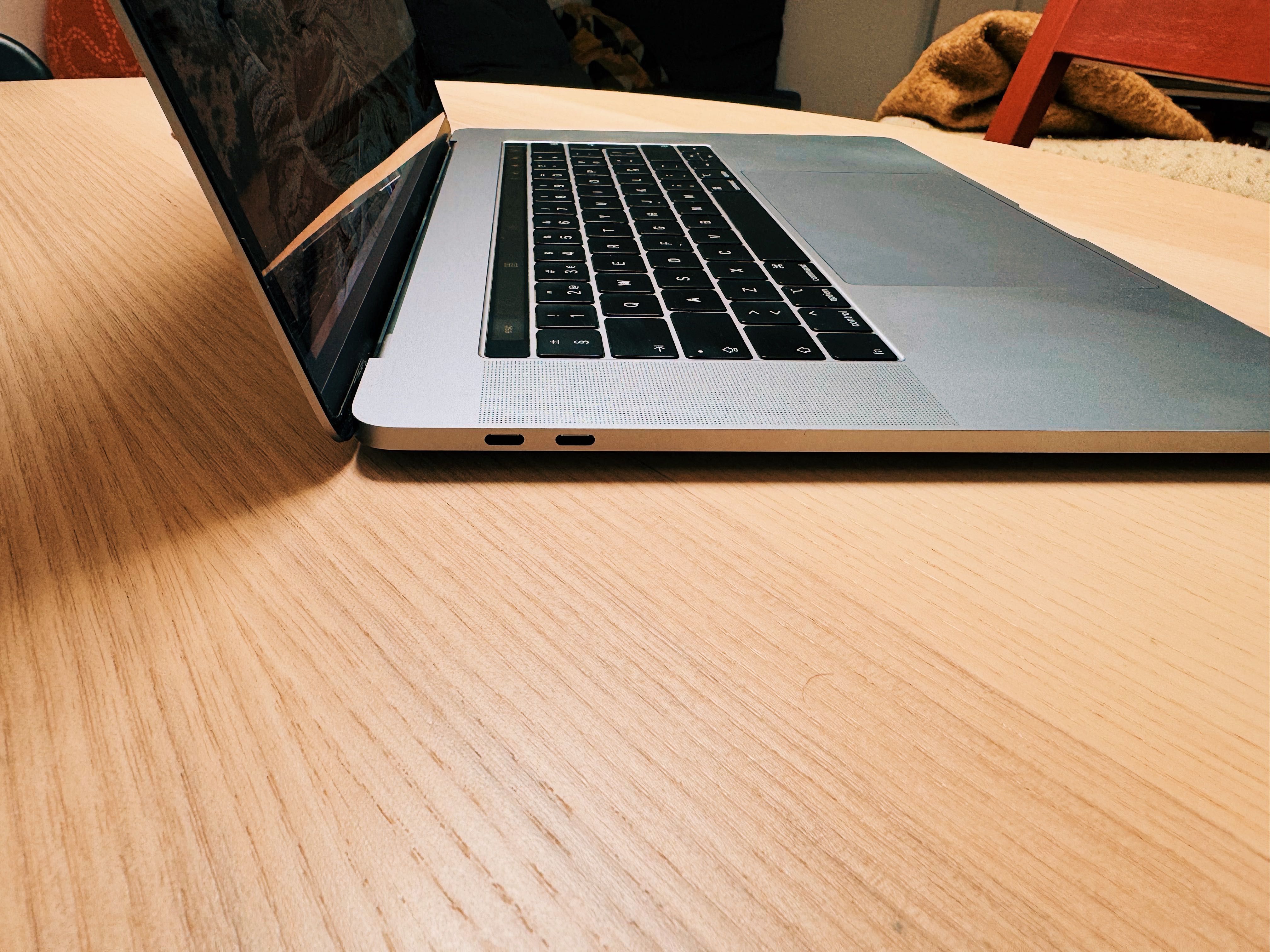 MacBook Pro 2019 15' i9 32GB