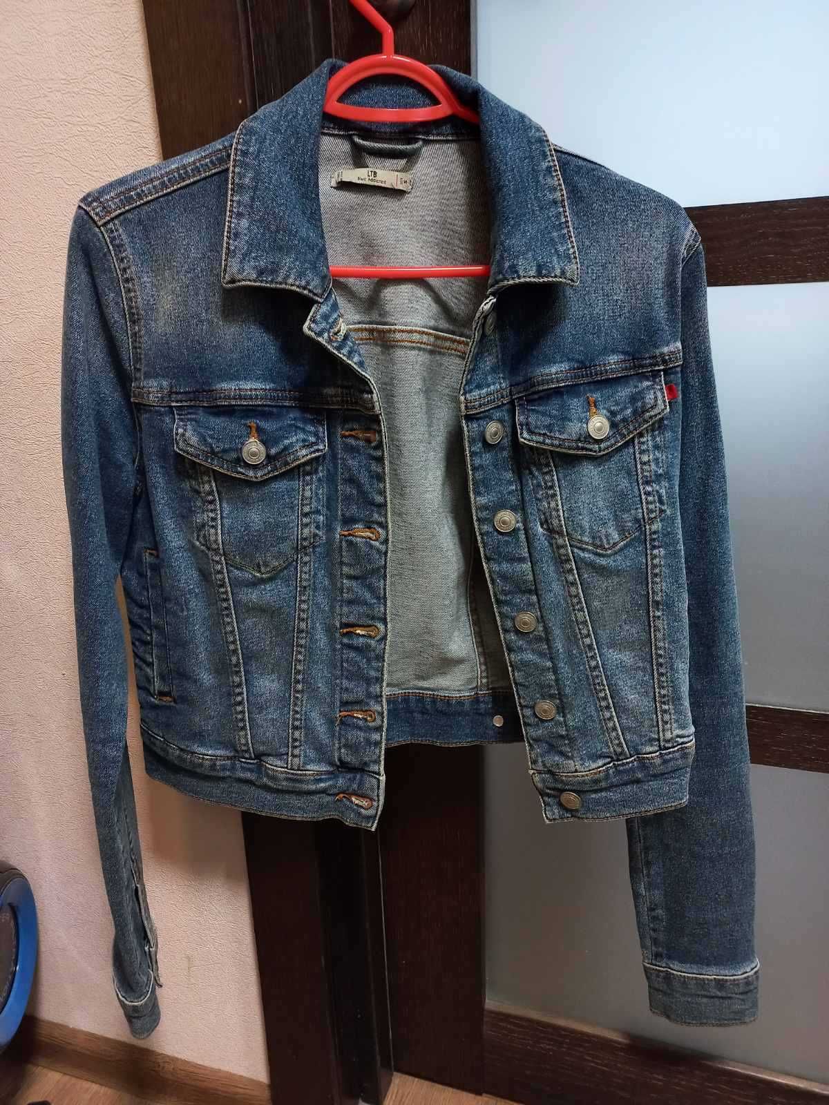 Куртка джинсова S