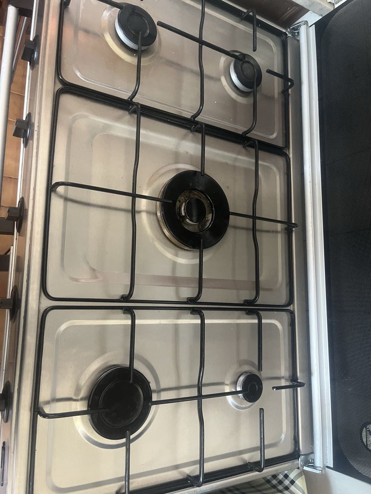fogao a gas com 5 bocas e forno comprado em Dezembro