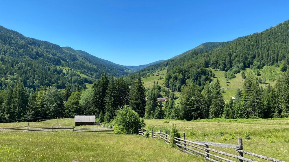 Ділянка під будову з глибоким видом. Поділ