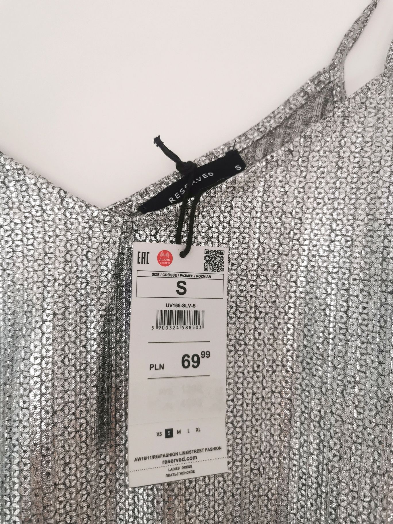 Srebrna sukienka na ramiączka Reserved
