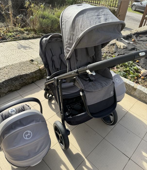 Conjunto passeio bebe gemeos + cadeiras auto cybex