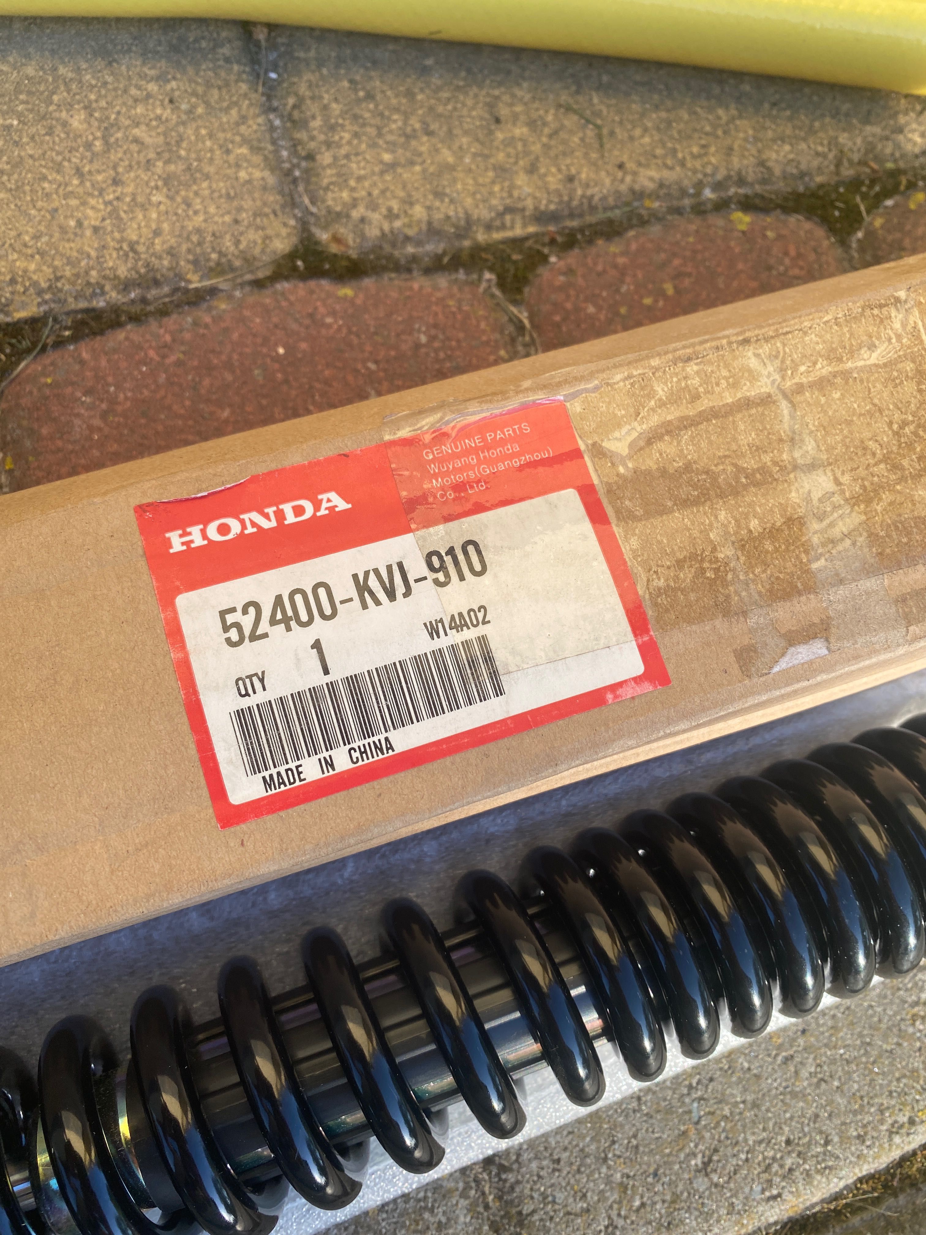 Амортизатор задній Honda 52400-KVJ-910