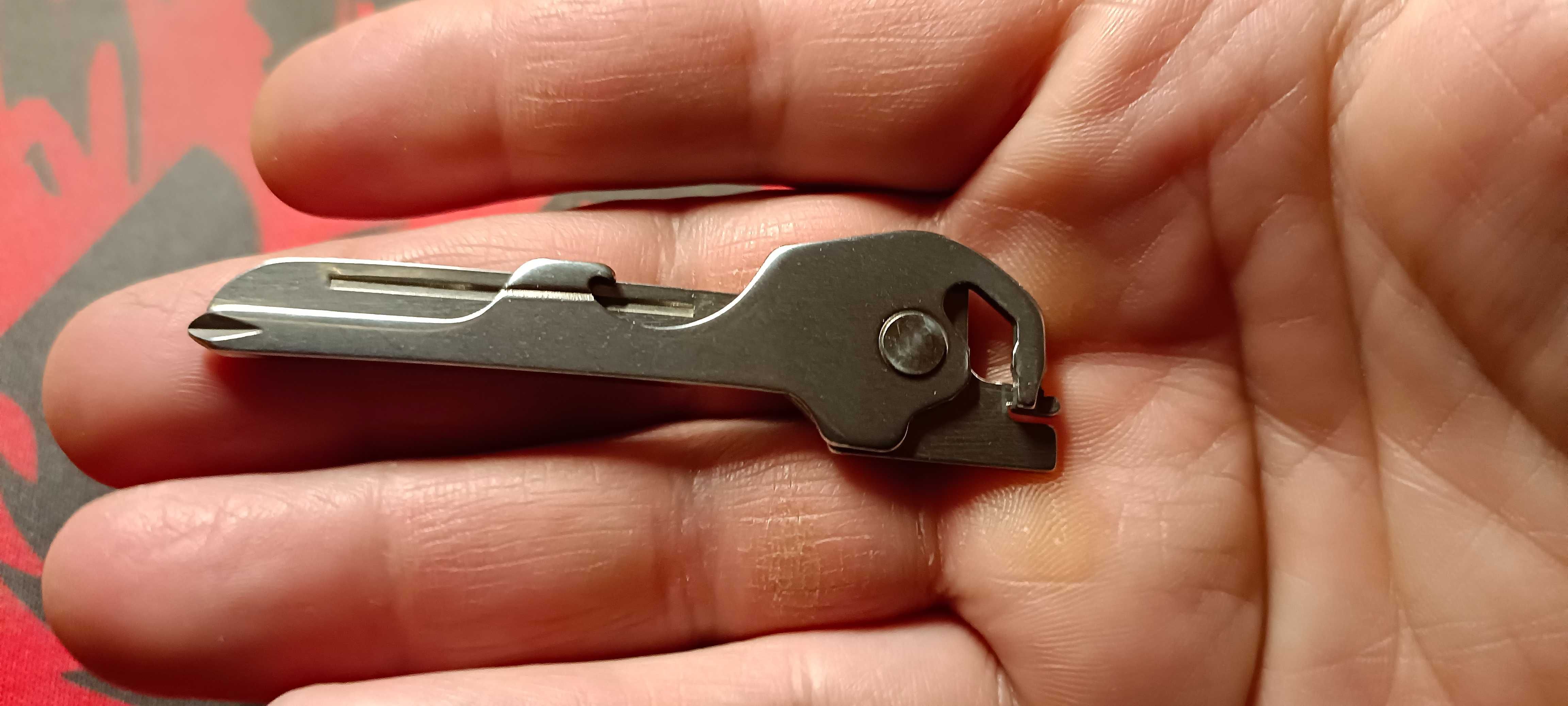 Multitool (narzędzie 6 w 1) w kształcie klucza, EDC