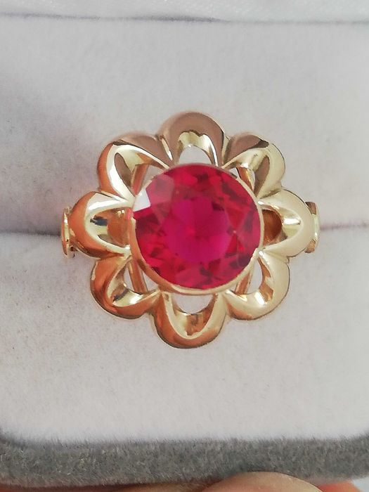 ZŁOTY pierścionek p585 rubinowy kamień Lata 70 te PRL.