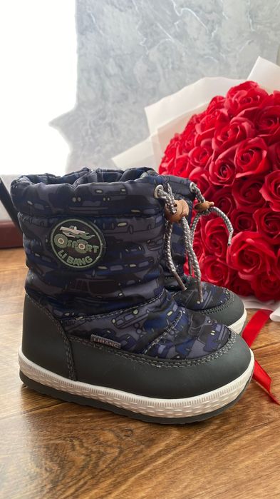 Зимовий комбінезон + куртка на 1.5-2.5 роки,унісекс + зимові чобітки