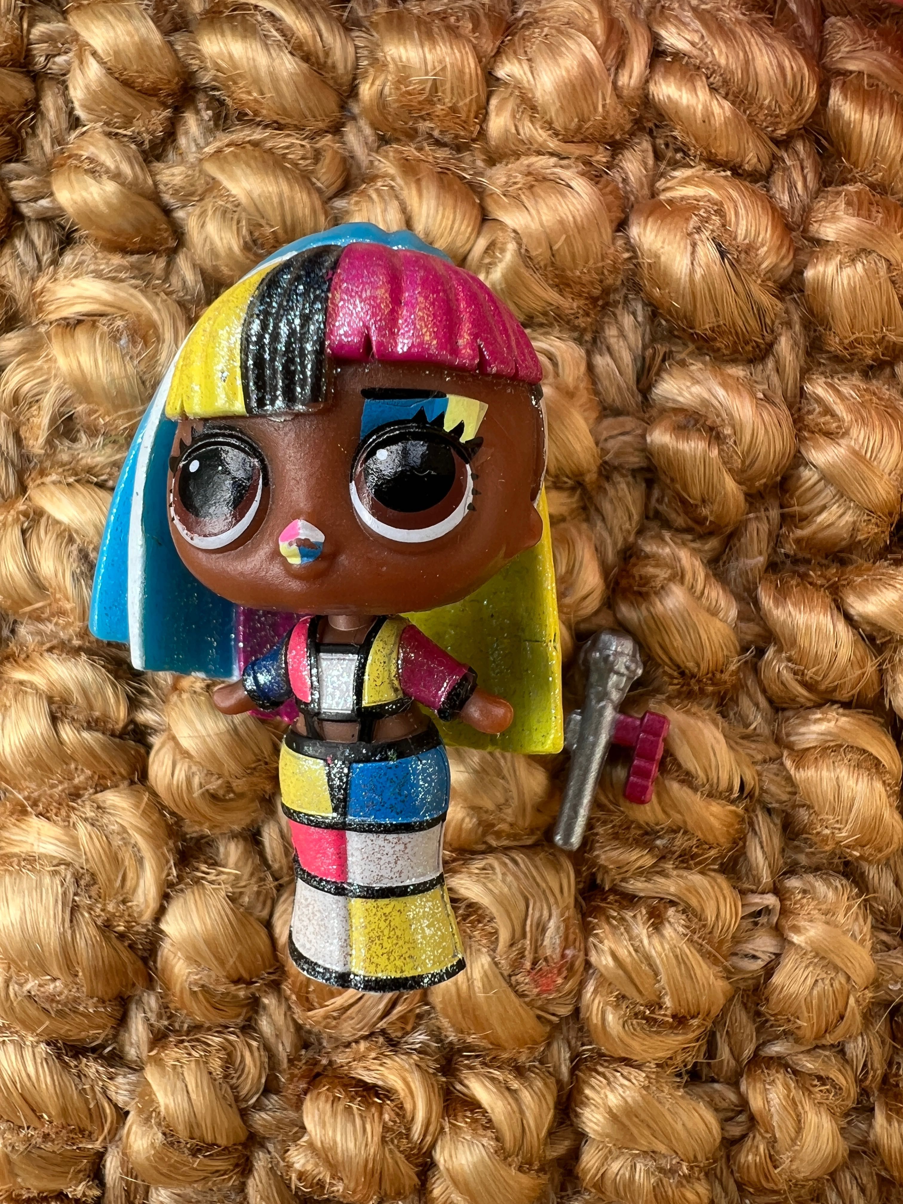 L.O.L. Surprise Mini OMG laleczka w kuli z mikrofonem
