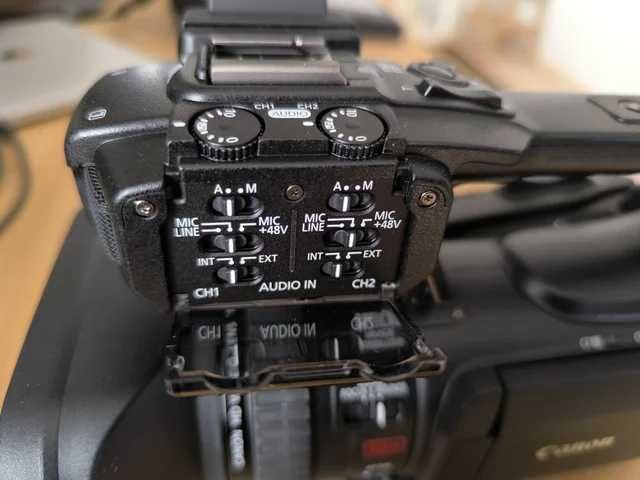 Canon XF100 - Full HD