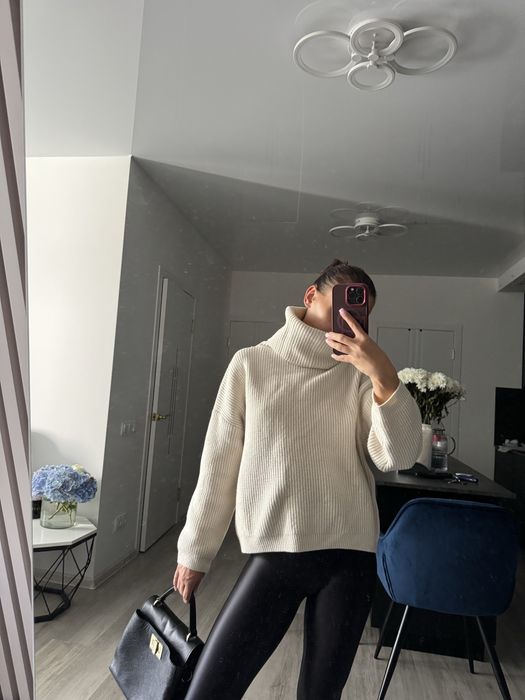 Білий костюм на флісі на зиму светр h&m з високим горлом